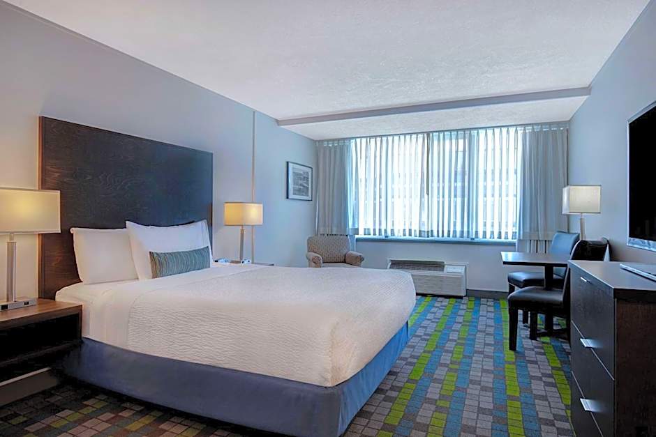 Days Inn by Wyndham Victoria Airport Sidney