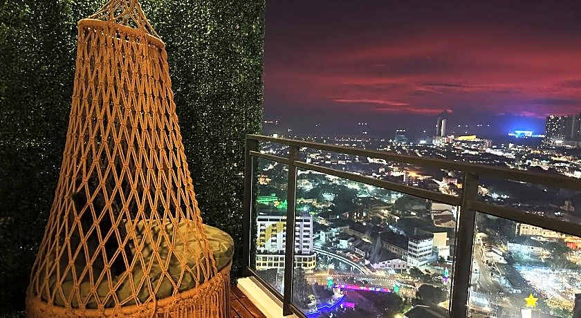 The Shore Hotel & Residences By La VISTA