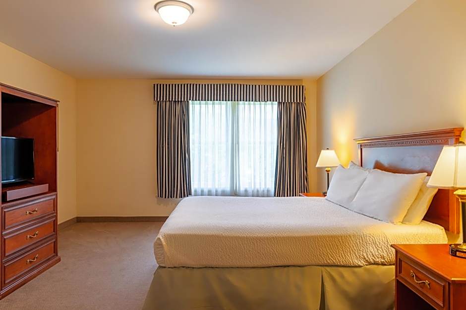 White River Inn & Suites