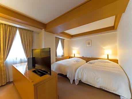 Junior Suite - Non-Smoking
