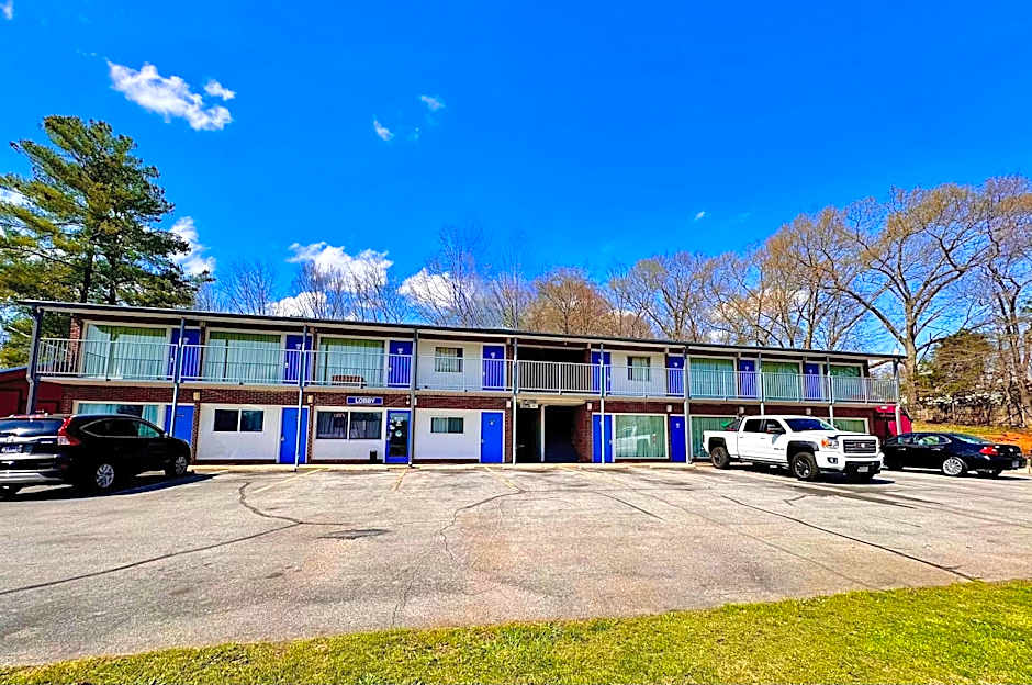 Volunteer Inn at Church Hill