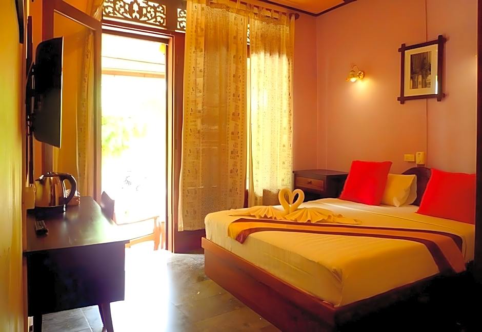 Saynamkhan River View