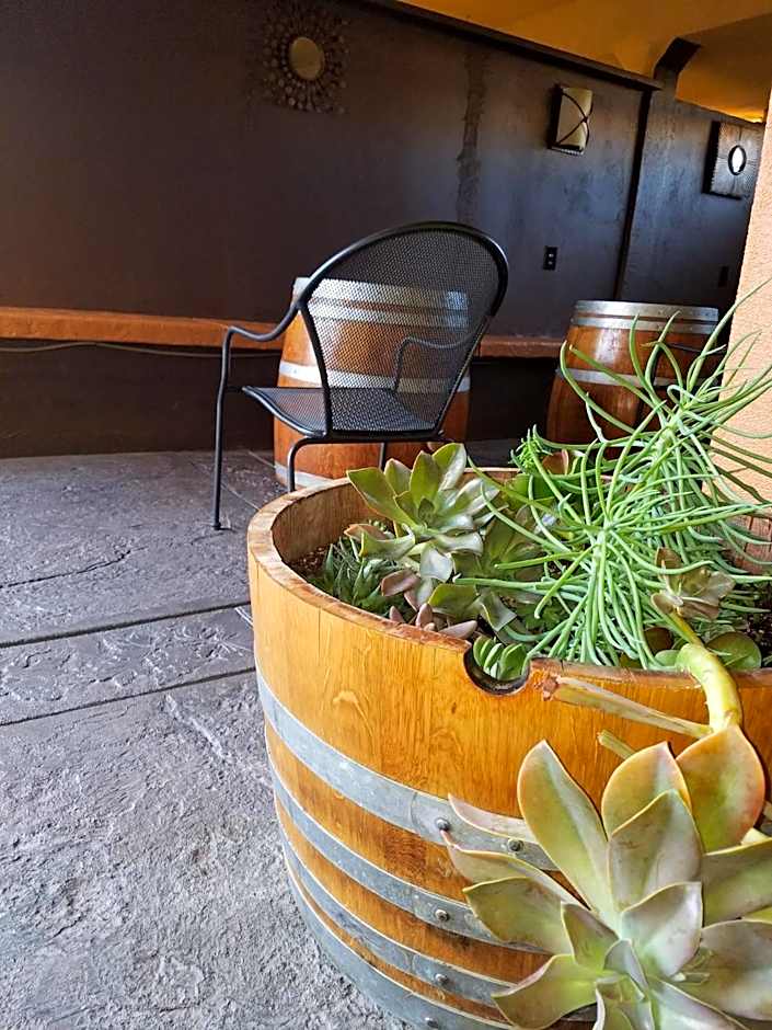 Napa Valley Hotel & Suites