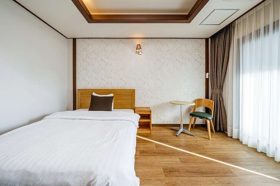 Fellisia Hotel