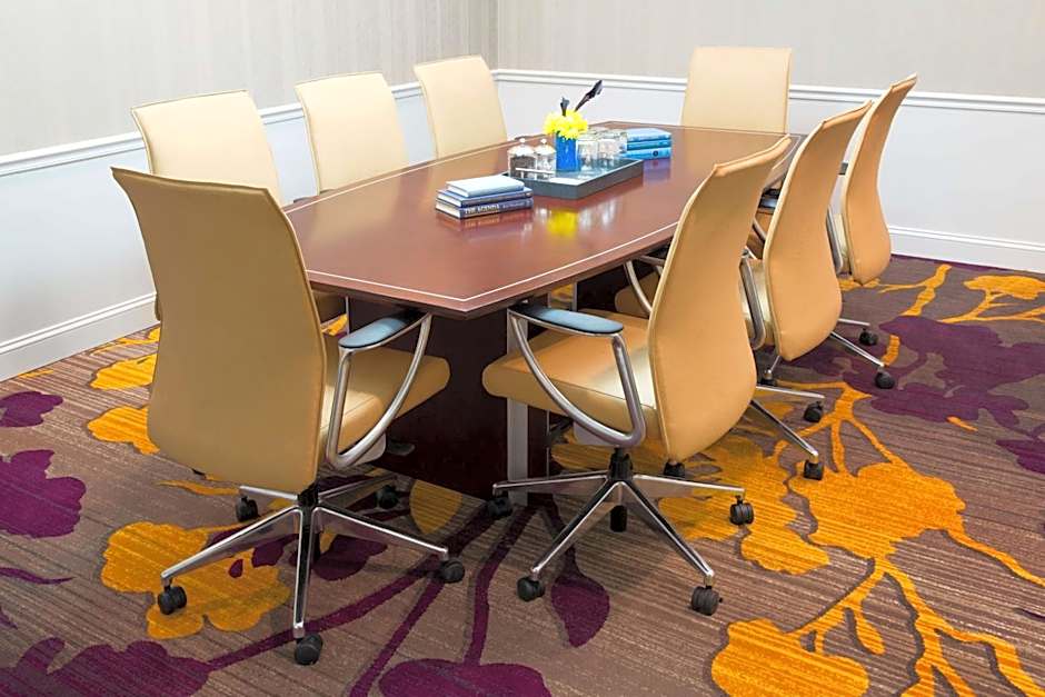 DoubleTree by Hilton Hotel Savannah Historic District