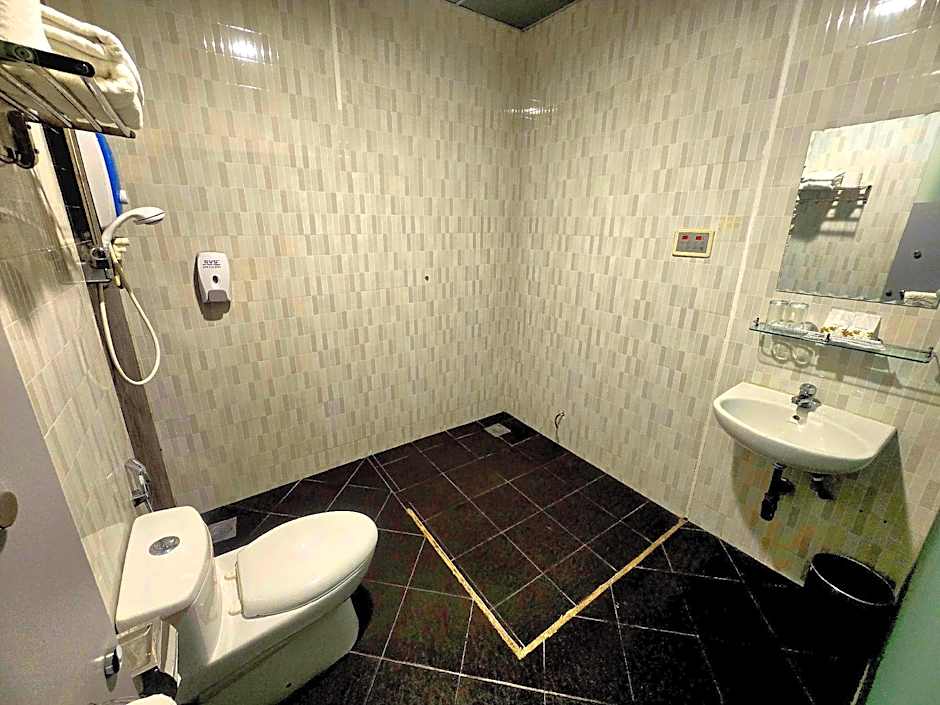 Eight Days Hotel Permas Jaya