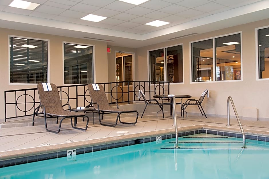 Holiday Inn Express Hotel & Suites Greenwood By IHG