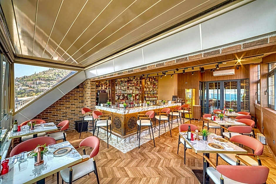 Numa Port Hotel