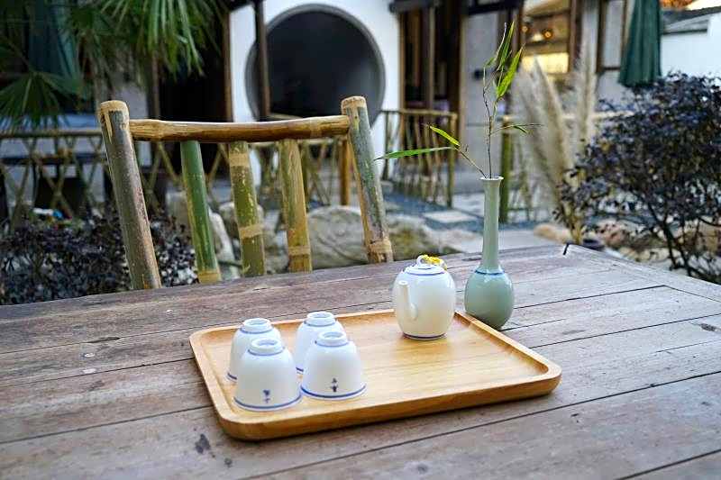 Show Year Reminiscence Hotel