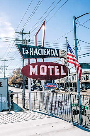 La Hacienda Motel
