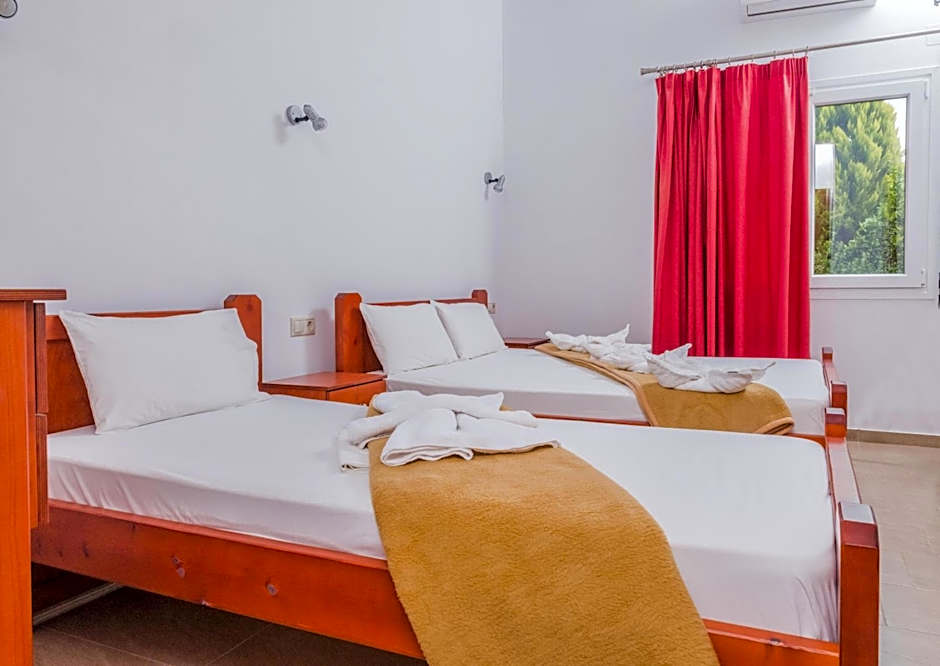 Arsinoi Studios and Apartments