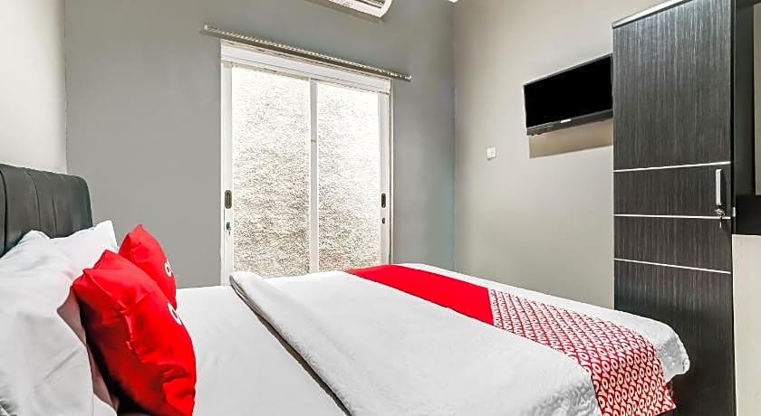 OYO Life 91239 Kost Rosandy House Yogyakarta