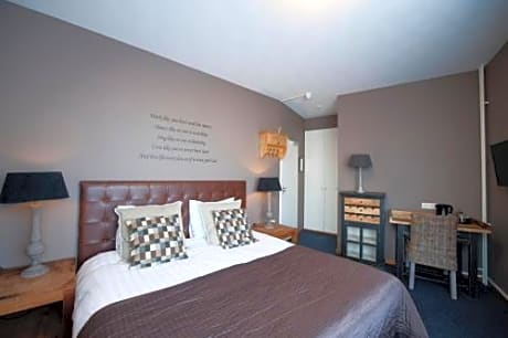 Brainport Hotel and Apartments
