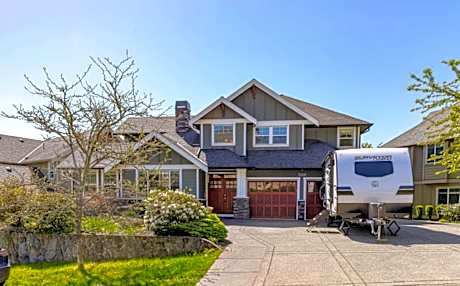 Ground level two bedrooms Suite near Lake and Golf Course