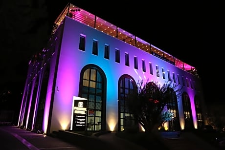 Portik Hotel