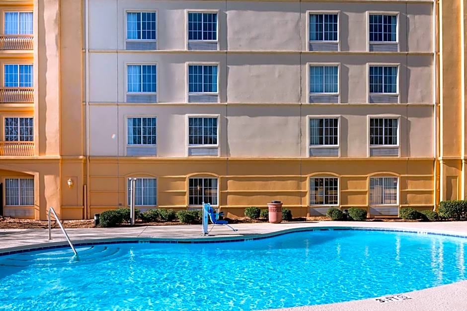 La Quinta by Wyndham Haywood Mall-Near Greenville Downtow