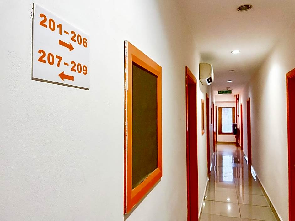 1 Hotel Taman Connaught