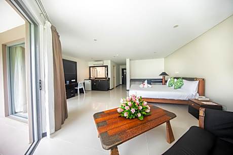 Tanoa Waterfront Hotel