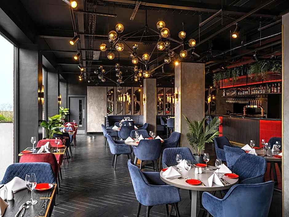 Radisson Red London Gatwick Airport