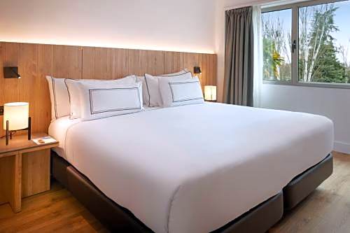 Melia Madrid Barajas