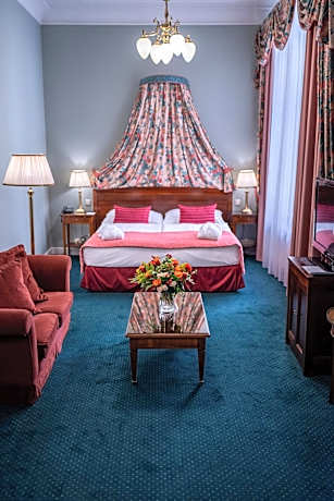 Junior Suite with Balcony