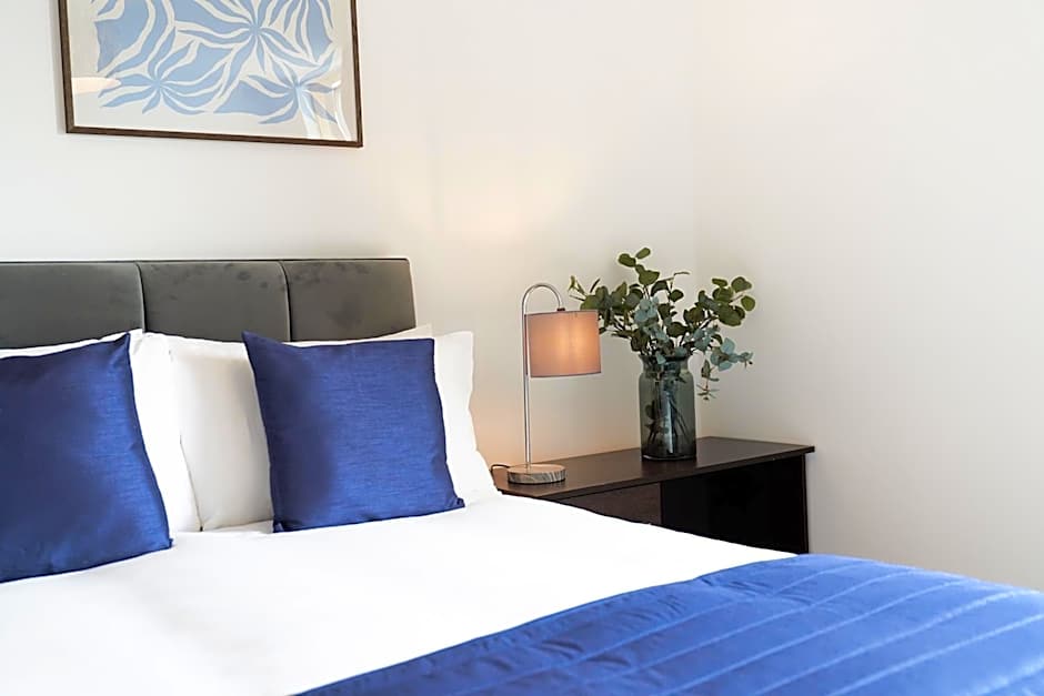 ShortstayMK Vizion apartments, with free superfast wi-fi, parking