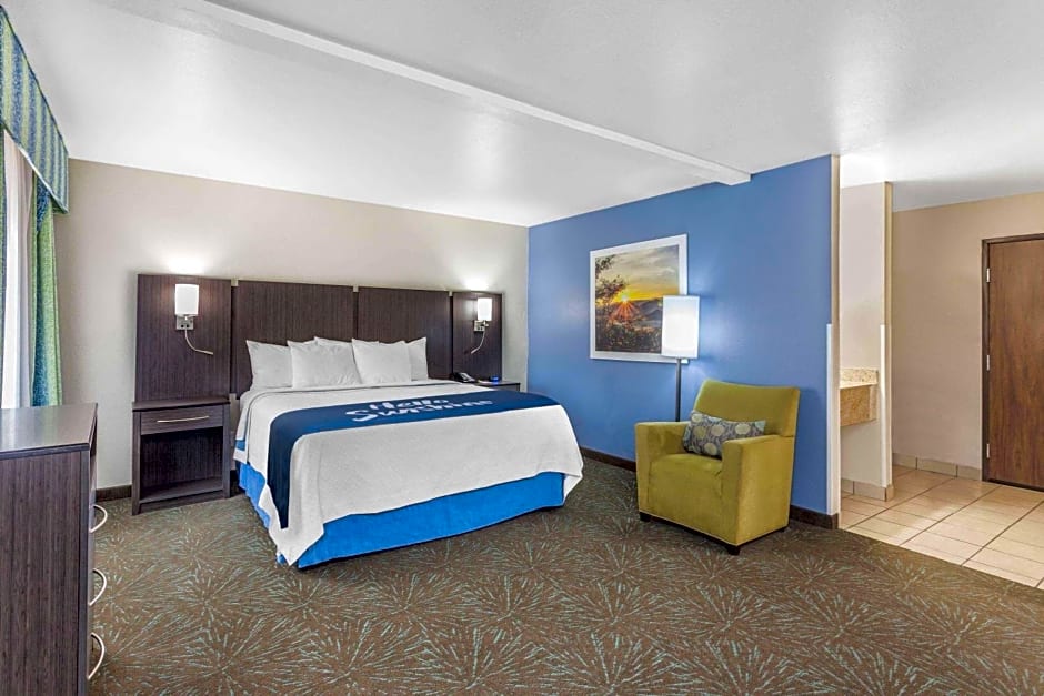 Days Inn & Suites by Wyndham East Flagstaff