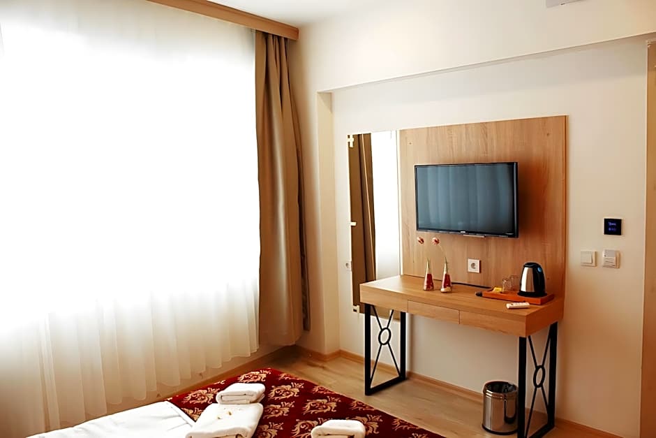 THE LAILA HOTEL