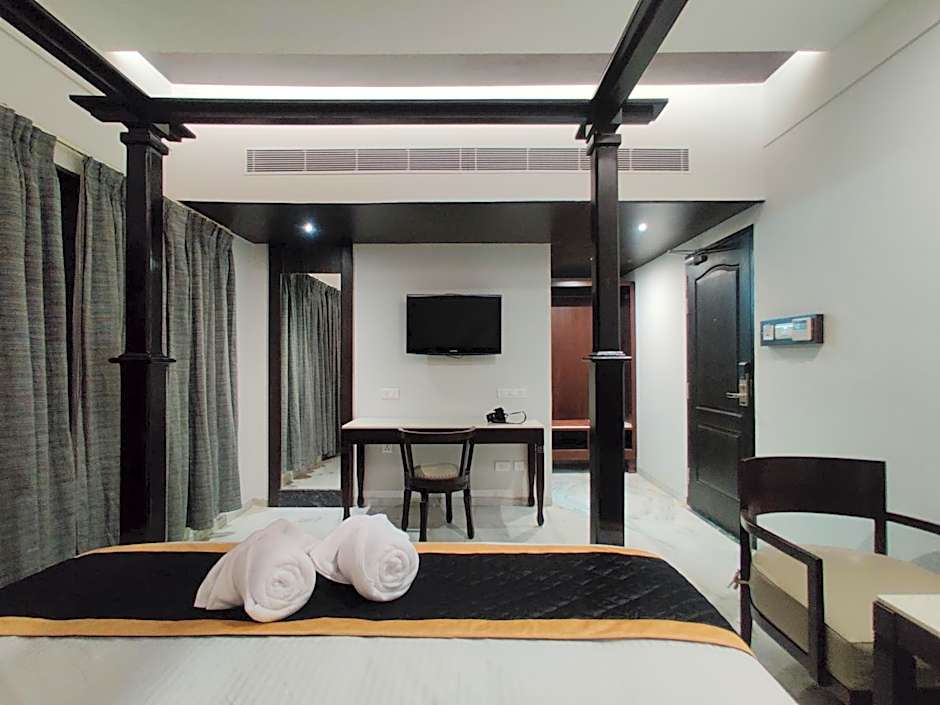 Hotel Saratharajans