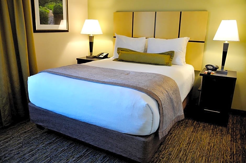 Candlewood Suites Sterling By IHG