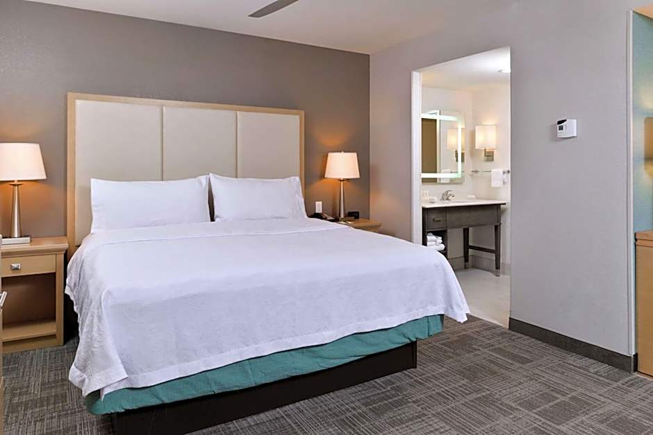 Homewood Suites By Hilton Des Moines Airport