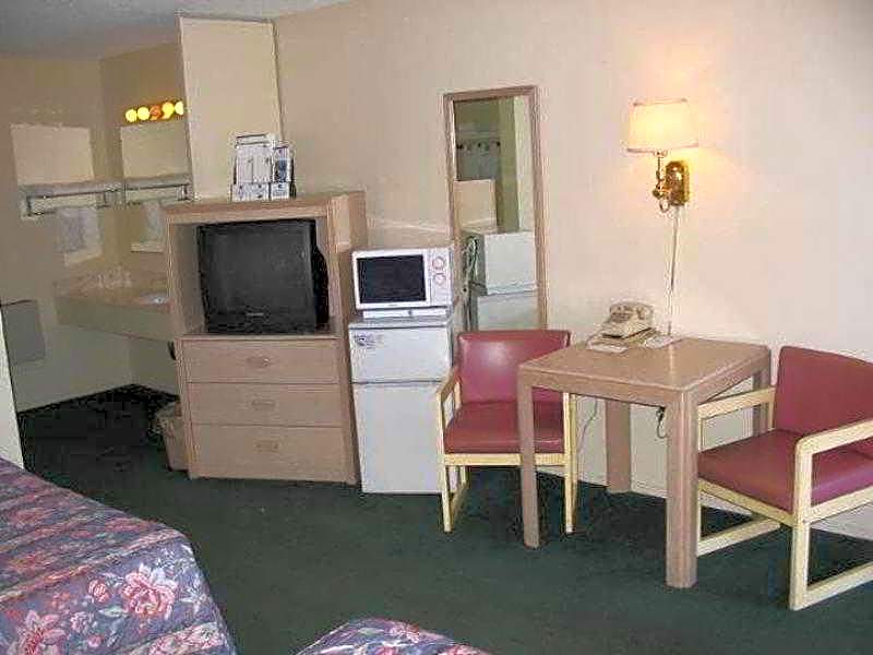 HOTEL SALINA