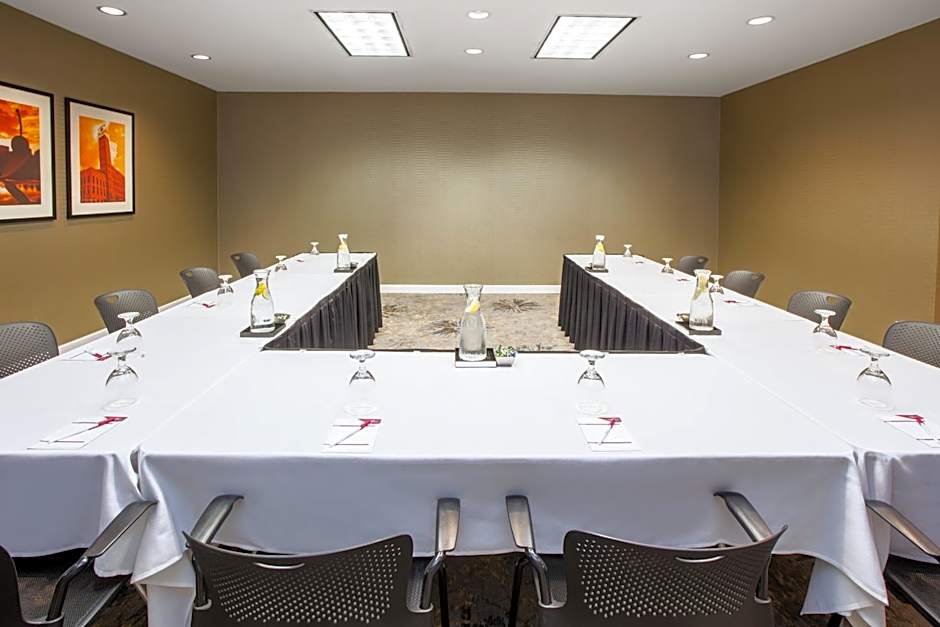 Crowne Plaza Suites MSP Airport - Mall of America By IHG