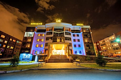 Twin Room (Upper Floors)