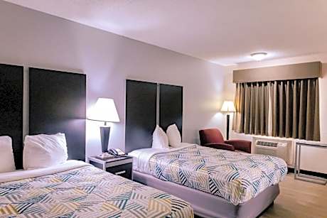 Quadruple Room - Disability Access - Roll in Shower