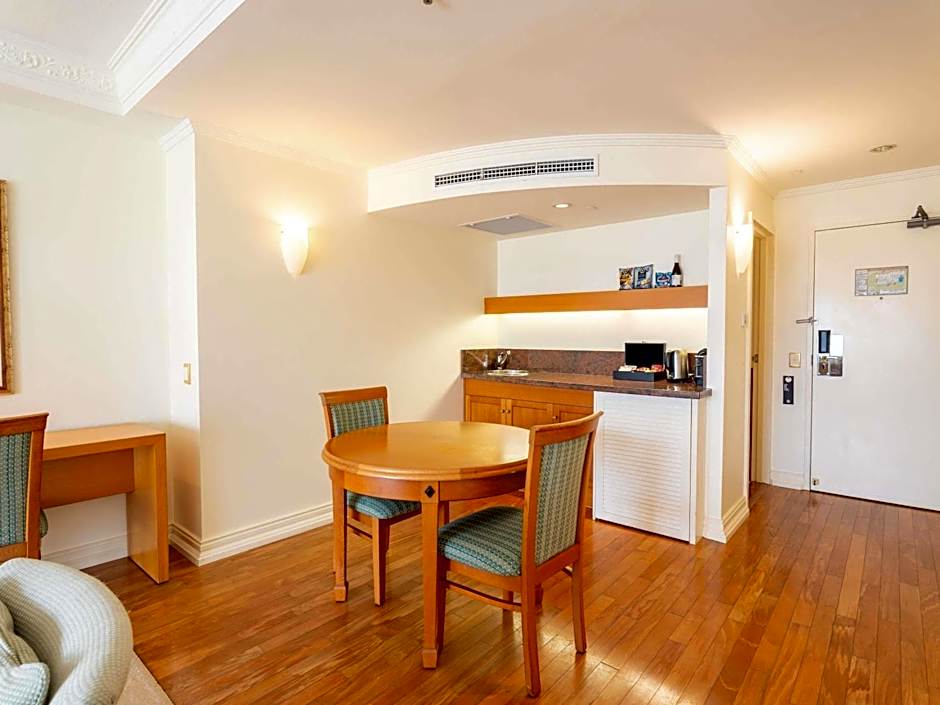 Pullman Cairns International