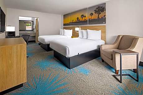 Deluxe Double Room with Two Double Beds - Non-Smoking