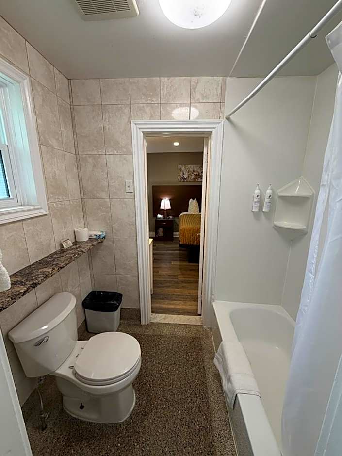 Perth Plaza Inn & Suites