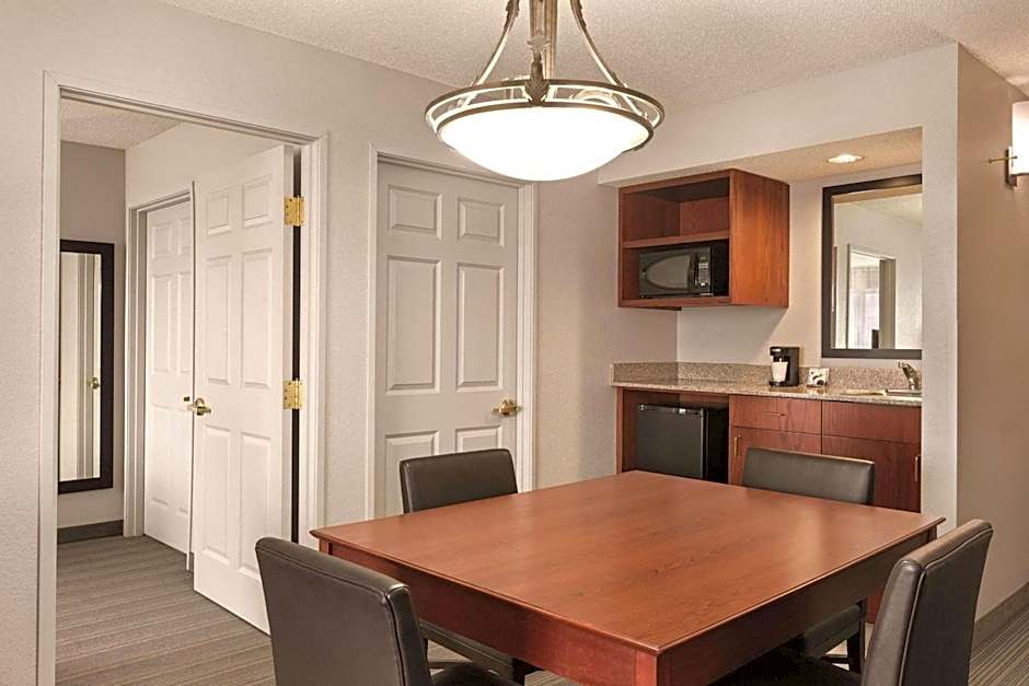 Country Inn & Suites by Radisson, Willmar, MN