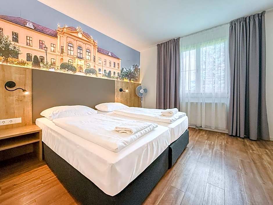 Hotel Sachsengang - free parking, near U1 & U2