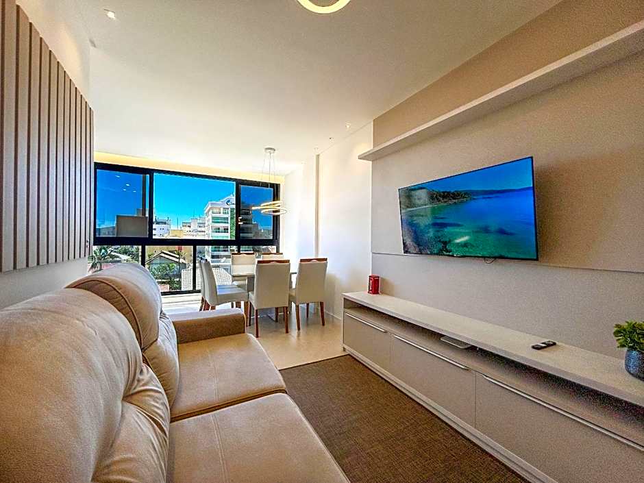 Apto NOVO, com piscina, 250m da praia