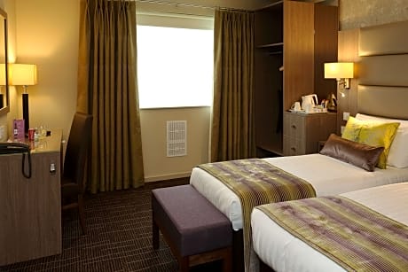 2 Single Beds, Non-Smoking, Disabled Adapted Room
