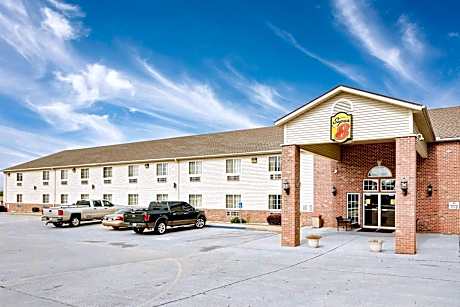 Super 8 by Wyndham Mound City