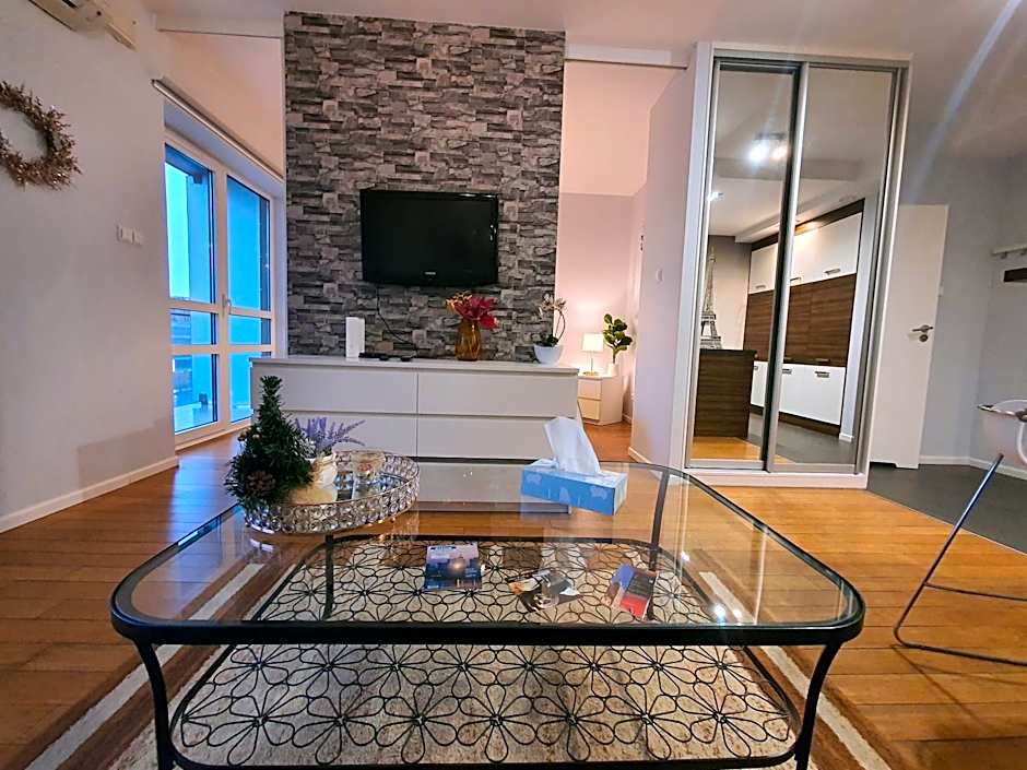 Platinum Towers by CityApartmentsPARKING