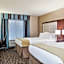 Holiday Inn Express & Suites Eureka By IHG