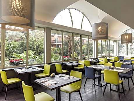 Mercure Roma West