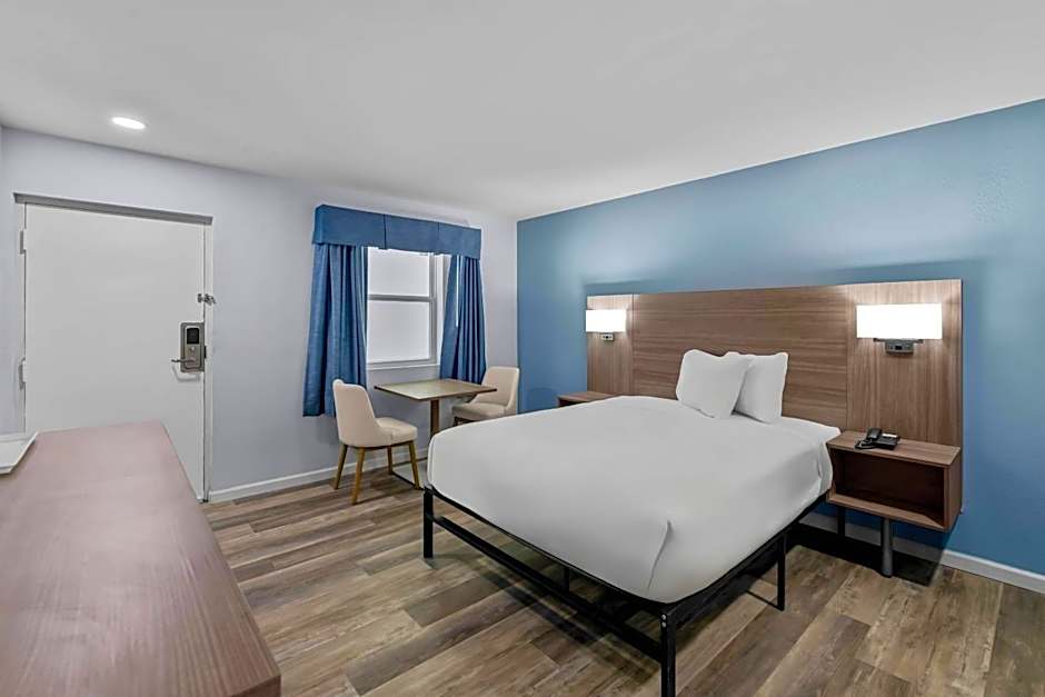 Suburban Studios Newport News - Hampton