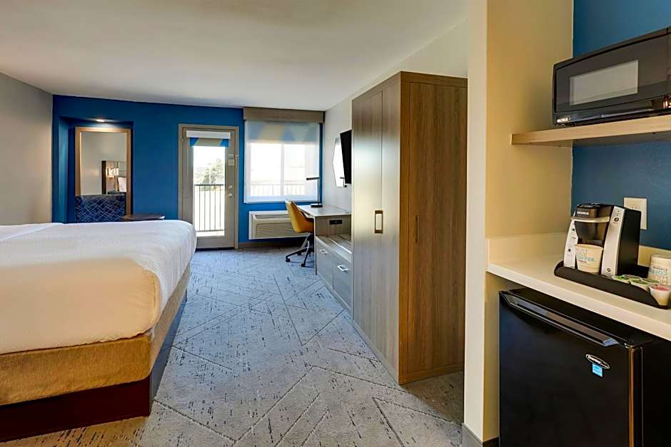 Holiday Inn Express Hotel & Suites Branson 76 Central By IHG