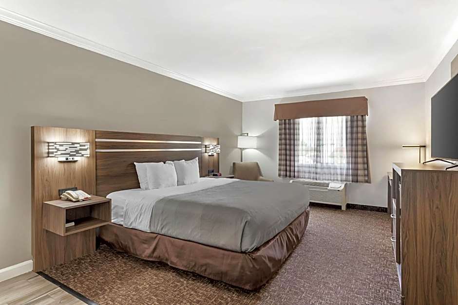 Quality Inn & Suites Beaumont