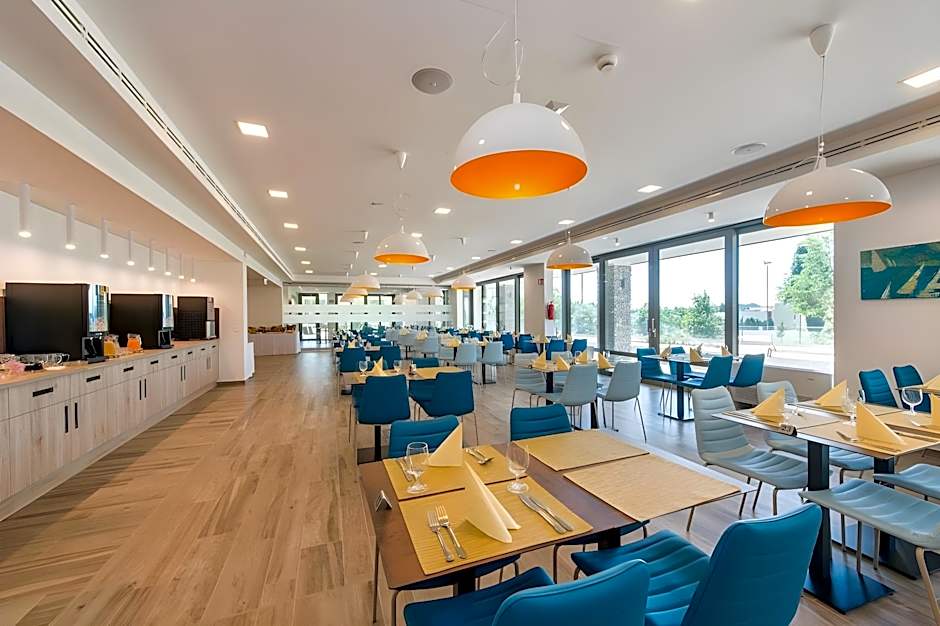 Akademia Hotel**** Balatonfured